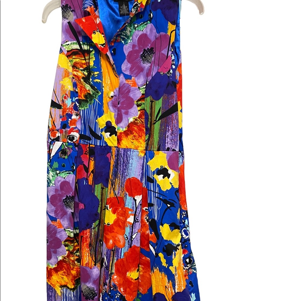 She’s in great condition very beautiful! Size 12
Spense brand